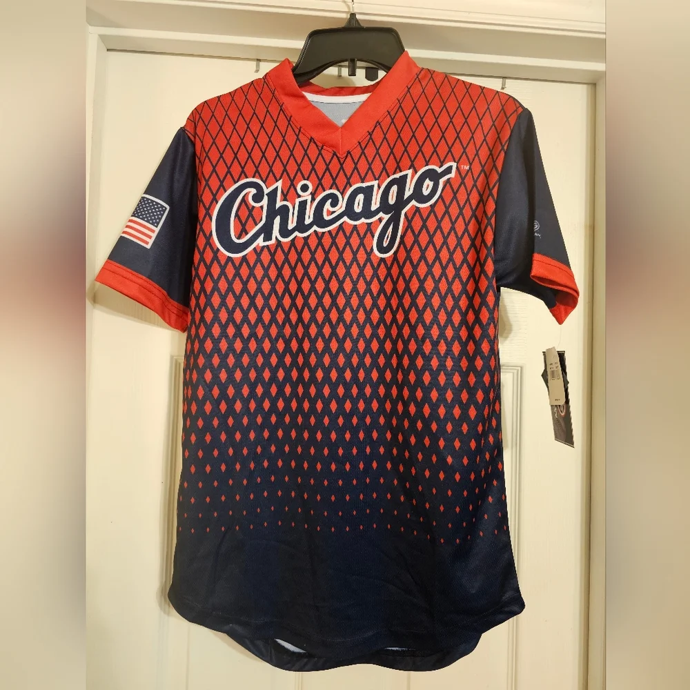 NWT Chicago White Sox T-shirt. Size:S. - Picture 1 of 8